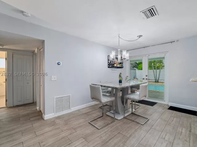 3-bedroom home for sale in Hollywood - 6750 Hope St - MondialRealty