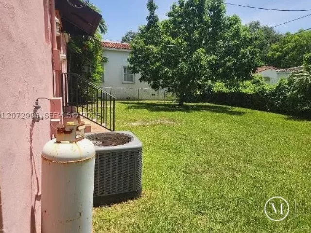 2-bedroom home for sale in Coral Gables - 448 Cadagua Ave - MondialRealty