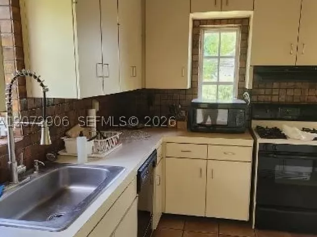 2-bedroom home for sale in Coral Gables - 448 Cadagua Ave - MondialRealty
