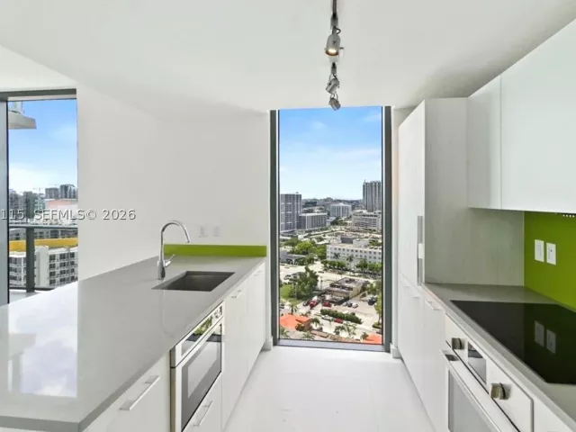 2-bedroom condo for rent in Miami - 501 NE 31st St 1808 - MondialRealty