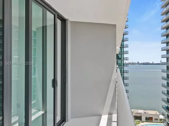 2-bedroom condo for rent in Miami - 501 NE 31st St 1808 - MondialRealty