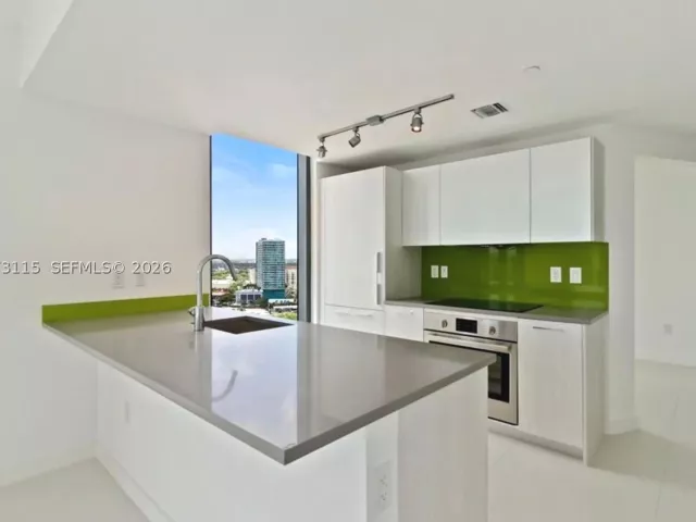 2-bedroom condo for rent in Miami - 501 NE 31st St 1808 - MondialRealty