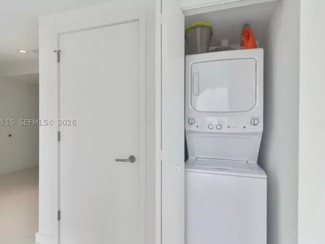 2-bedroom condo for rent in Miami - 501 NE 31st St 1808 - MondialRealty