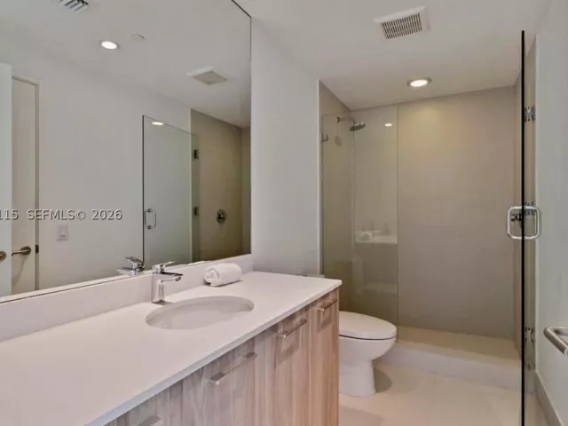 2-bedroom condo for rent in Miami - 501 NE 31st St 1808 - MondialRealty