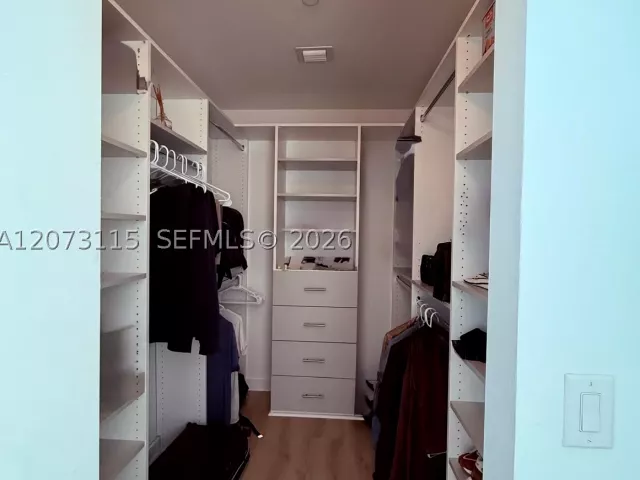 2-bedroom condo for rent in Miami - 501 NE 31st St 1808 - MondialRealty