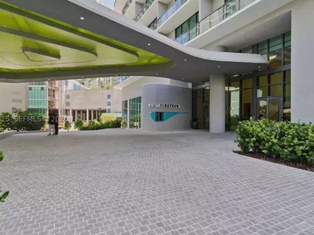 2-bedroom condo for rent in Miami - 501 NE 31st St 1808 - MondialRealty