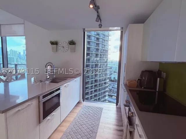 2-bedroom condo for rent in Miami - 501 NE 31st St 1808 - MondialRealty