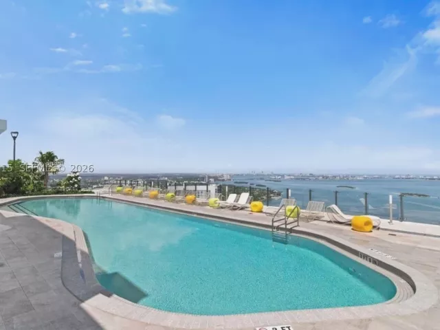 2-bedroom condo for rent in Miami - 501 NE 31st St 1808 - MondialRealty