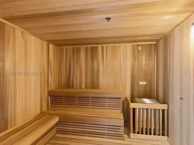 2-bedroom condo for rent in Miami - 501 NE 31st St 1808 - MondialRealty