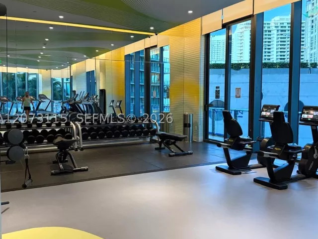 2-bedroom condo for rent in Miami - 501 NE 31st St 1808 - MondialRealty