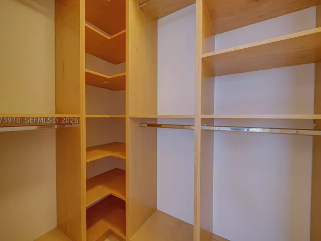 1-bedroom condo for rent in Miami - 900 Biscayne Blvd 5203 - MondialRealty