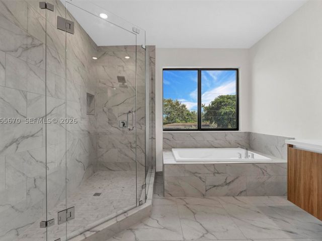 5-bedroom home for rent in Miami - 8283 SW 120th Ter - MondialRealty