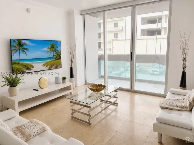 2-bedroom condo for rent in Hollywood - 4001 S Ocean Dr 3J - MondialRealty