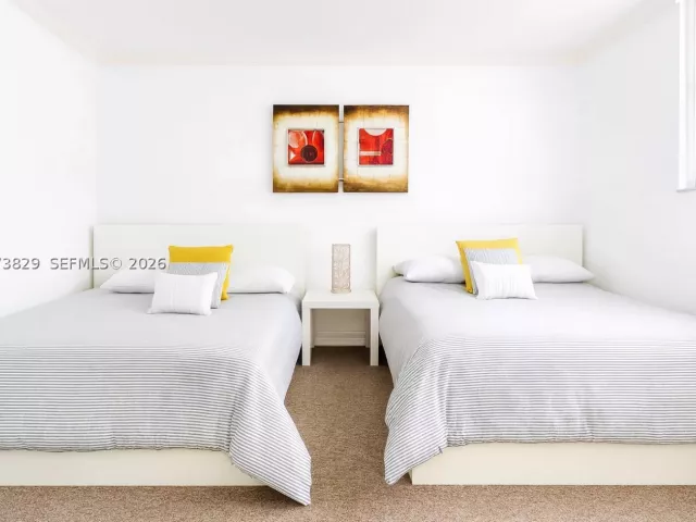 2-bedroom condo for rent in Hollywood - 4001 S Ocean Dr 3J - MondialRealty