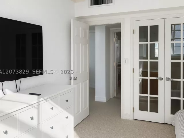 2-bedroom condo for rent in Hollywood - 4001 S Ocean Dr 3J - MondialRealty