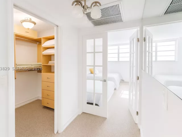 2-bedroom condo for rent in Hollywood - 4001 S Ocean Dr 3J - MondialRealty