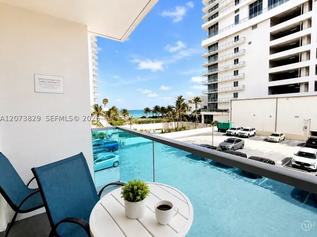 2-bedroom condo for rent in Hollywood - 4001 S Ocean Dr 3J - MondialRealty