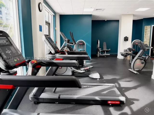 2-bedroom condo for rent in Hollywood - 4001 S Ocean Dr 3J - MondialRealty