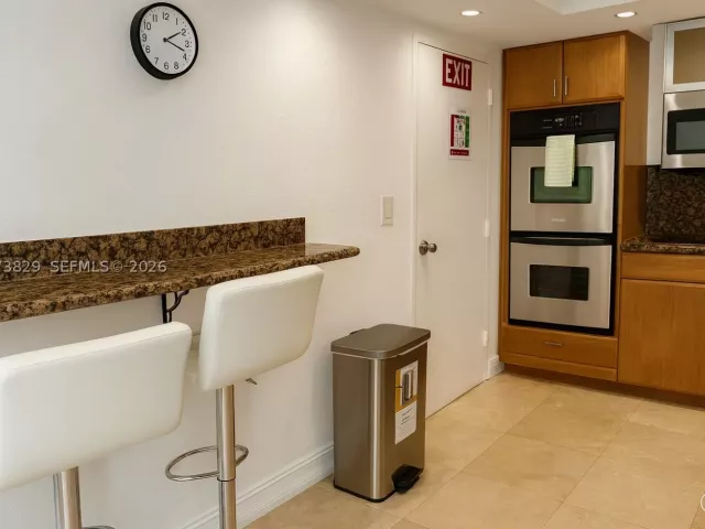 2-bedroom condo for rent in Hollywood - 4001 S Ocean Dr 3J - MondialRealty