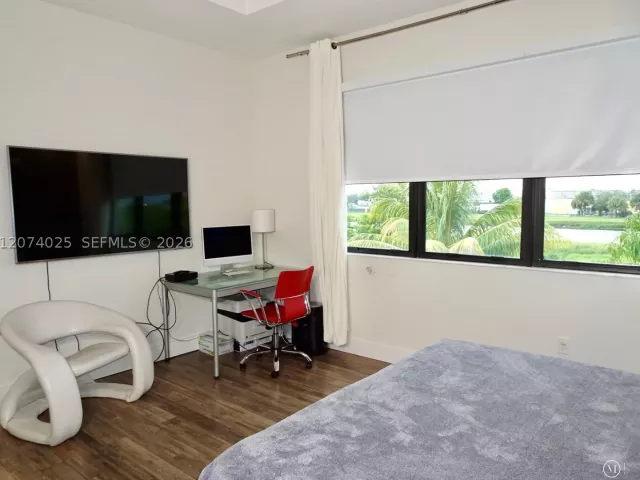 4-bedroom home for rent in Miami - 668 NE 191st St 0 - MondialRealty