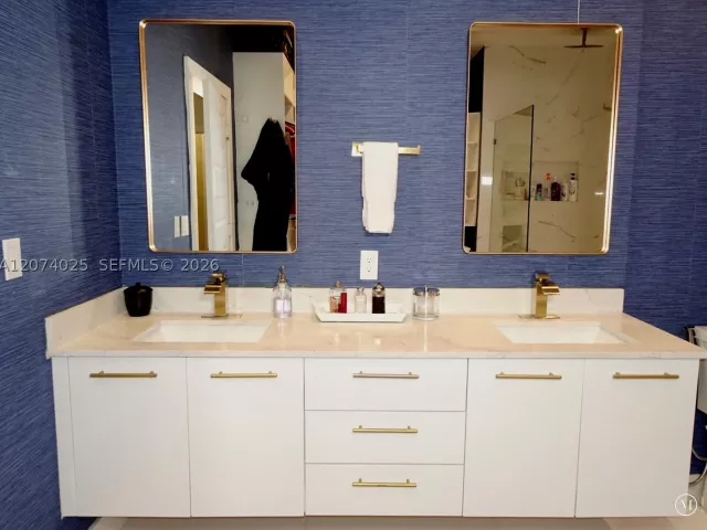 4-bedroom home for rent in Miami - 668 NE 191st St 0 - MondialRealty
