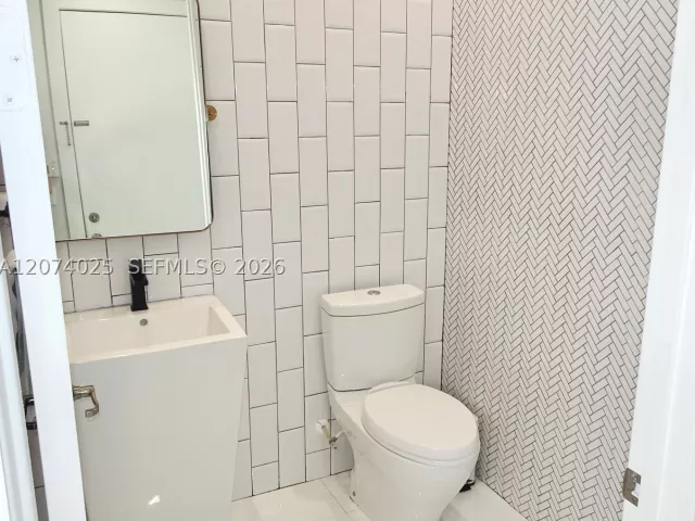 4-bedroom home for rent in Miami - 668 NE 191st St 0 - MondialRealty