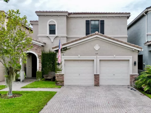 4-bedroom home for rent in Miami - 668 NE 191st St 0 - MondialRealty
