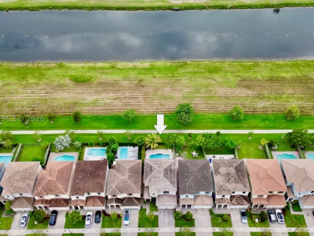 4-bedroom home for rent in Miami - 668 NE 191st St 0 - MondialRealty