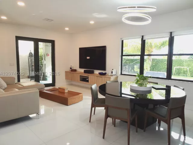 4-bedroom home for rent in Miami - 668 NE 191st St 0 - MondialRealty