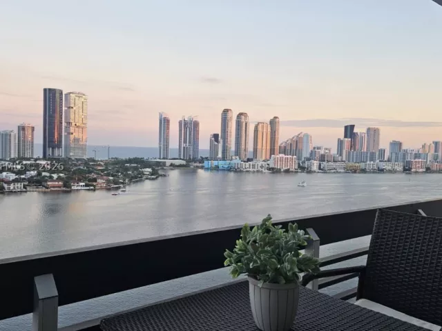3-bedroom condo for rent in Aventura - 3530 Mystic Pointe Dr 2215 - MondialRealty