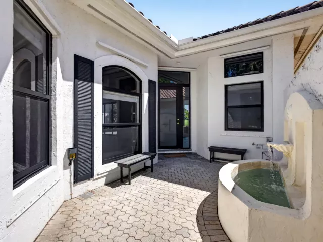 3-bedroom home for sale in West Palm Beach - 2185 Regents Boulevard - MondialRealty
