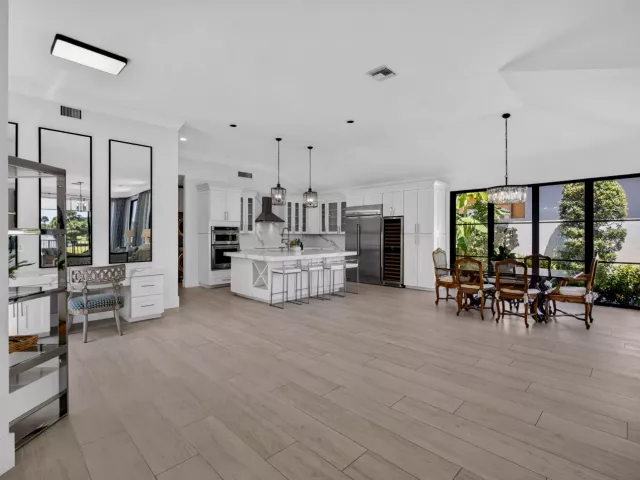 3-bedroom home for sale in West Palm Beach - 2185 Regents Boulevard - MondialRealty