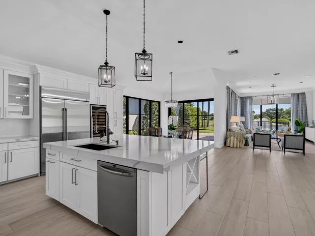 3-bedroom home for sale in West Palm Beach - 2185 Regents Boulevard - MondialRealty