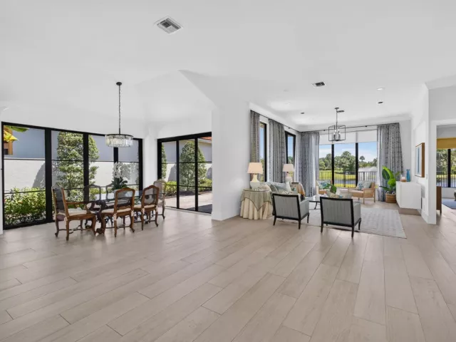 3-bedroom home for sale in West Palm Beach - 2185 Regents Boulevard - MondialRealty