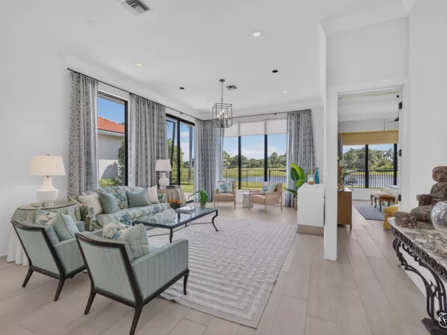 3-bedroom home for sale in West Palm Beach - 2185 Regents Boulevard - MondialRealty