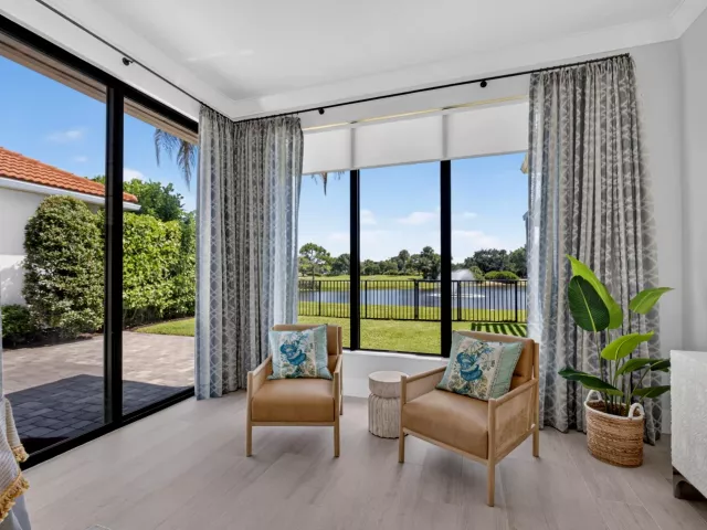 3-bedroom home for sale in West Palm Beach - 2185 Regents Boulevard - MondialRealty