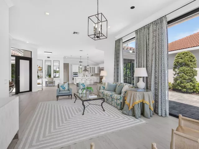 3-bedroom home for sale in West Palm Beach - 2185 Regents Boulevard - MondialRealty
