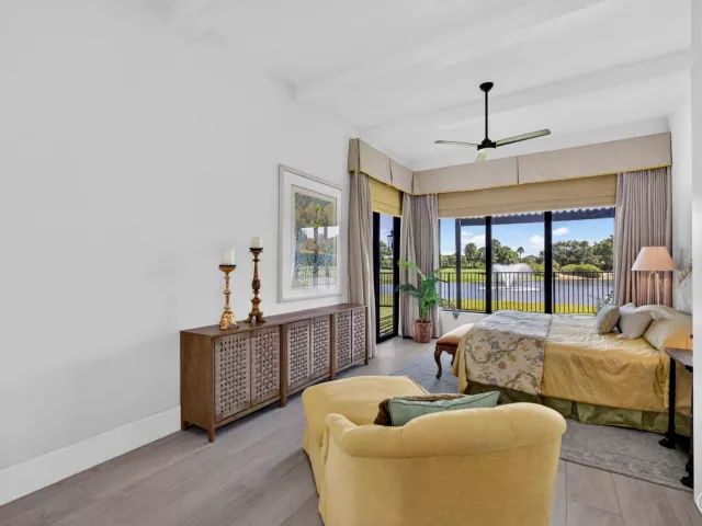 3-bedroom home for sale in West Palm Beach - 2185 Regents Boulevard - MondialRealty