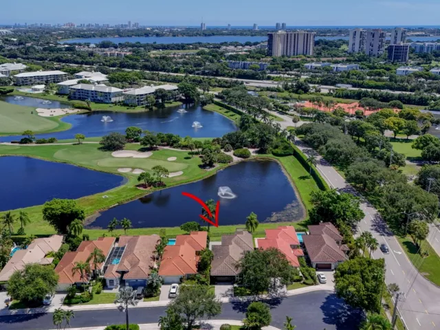 3-bedroom home for sale in West Palm Beach - 2185 Regents Boulevard - MondialRealty