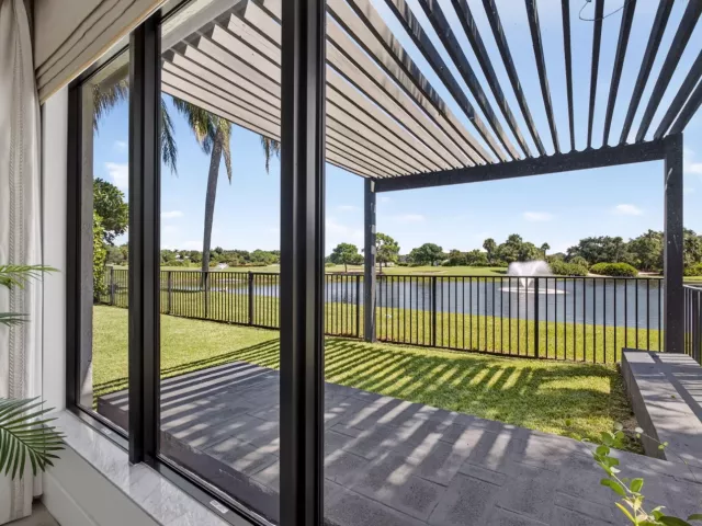 3-bedroom home for sale in West Palm Beach - 2185 Regents Boulevard - MondialRealty