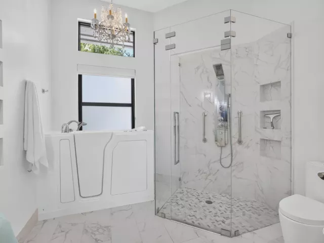 3-bedroom home for sale in West Palm Beach - 2185 Regents Boulevard - MondialRealty