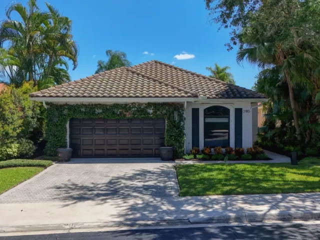 3-bedroom home for sale in West Palm Beach - 2185 Regents Boulevard - MondialRealty