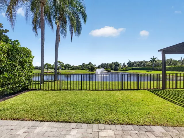 3-bedroom home for sale in West Palm Beach - 2185 Regents Boulevard - MondialRealty