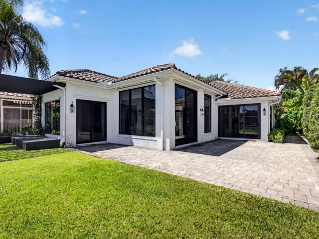 3-bedroom home for sale in West Palm Beach - 2185 Regents Boulevard - MondialRealty