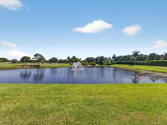 3-bedroom home for sale in West Palm Beach - 2185 Regents Boulevard - MondialRealty