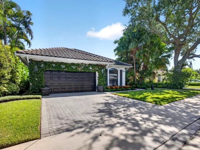 3-bedroom home for sale in West Palm Beach - 2185 Regents Boulevard - MondialRealty