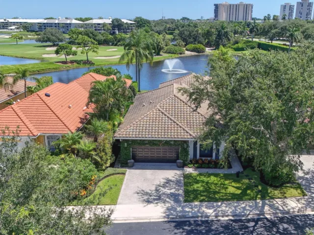 3-bedroom home for sale in West Palm Beach - 2185 Regents Boulevard - MondialRealty
