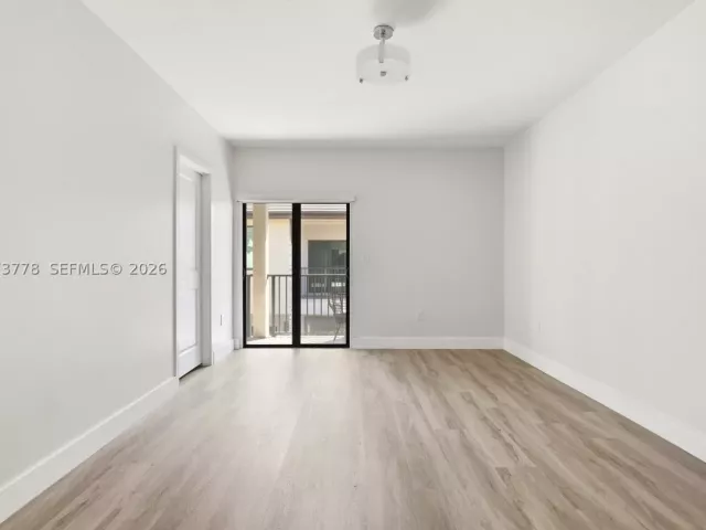 3-bedroom home for rent in Doral - 4426 NW 83 PKWY 0 - MondialRealty