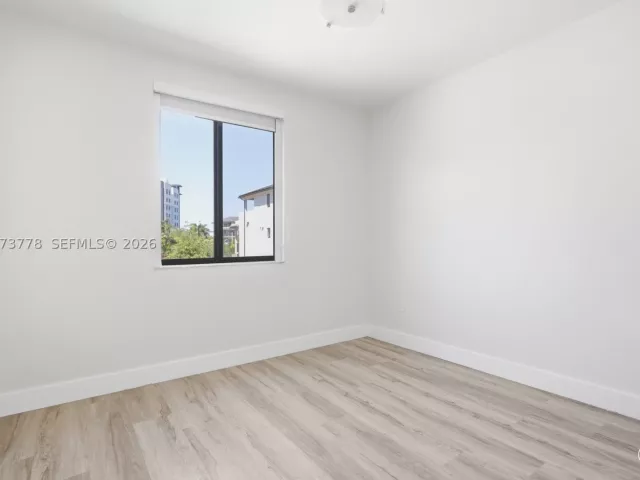 3-bedroom home for rent in Doral - 4426 NW 83 PKWY 0 - MondialRealty