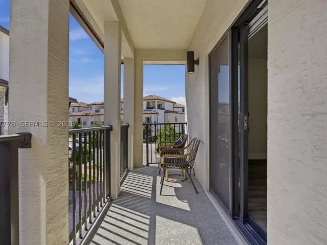 3-bedroom home for rent in Doral - 4426 NW 83 PKWY 0 - MondialRealty